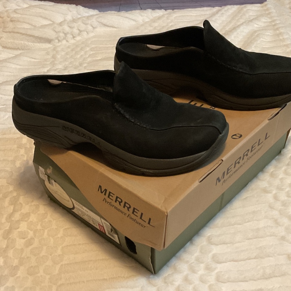 Merrell women’s Black Loafers
